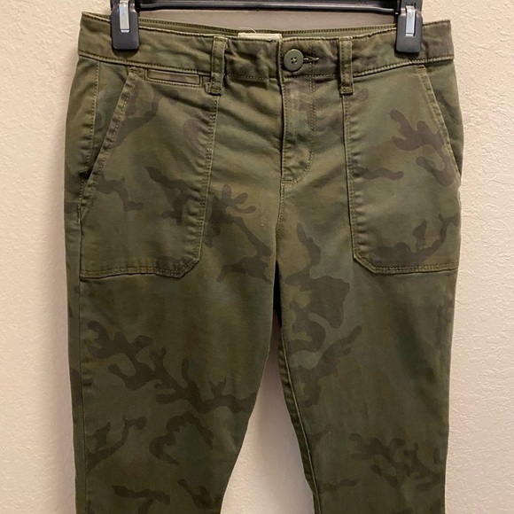 Sanctuary Standard Surplus Green Camo Print Skinny Utility Jeans Size 26 - Picture 2 of 10